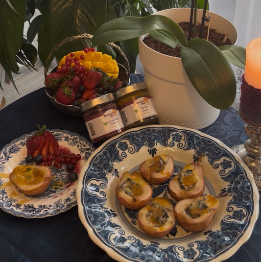 Gebratene Birnen mit Blauschimmelkäse und Marmeladenfüllung