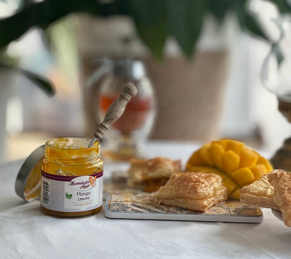 🥐 Blätterteig-Quadrate mit Mango-Limette Marmelade und Honig